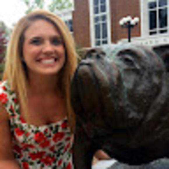 Meet your Posher, Courtney - Picture 1 of 1